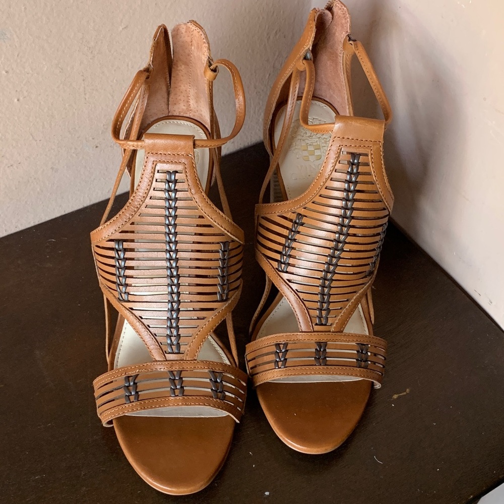Vincent Camuto Tan Sandals